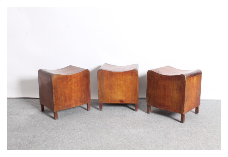 Antichi n. 3 sgabelli pouf poggia piedi  art decò in noce, linea mossa 1940 . Vintage  modernariato