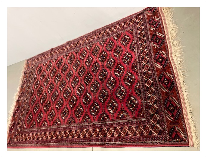 Tappeto Persiano XX sec di grande qualità motivi geometrici fondo rosso mis cm 260 x 160 